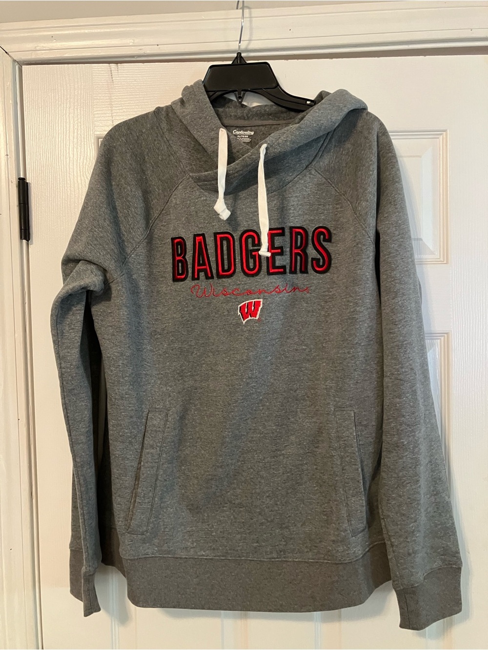 Wisconsin Badgers Captivating Gray Hooded Sweatshirt Size XL